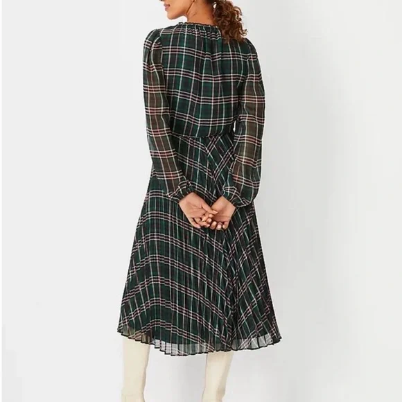 Ann Taylor Plaid Green Pleated Dress size 10 NWT - Picture 2 of 7